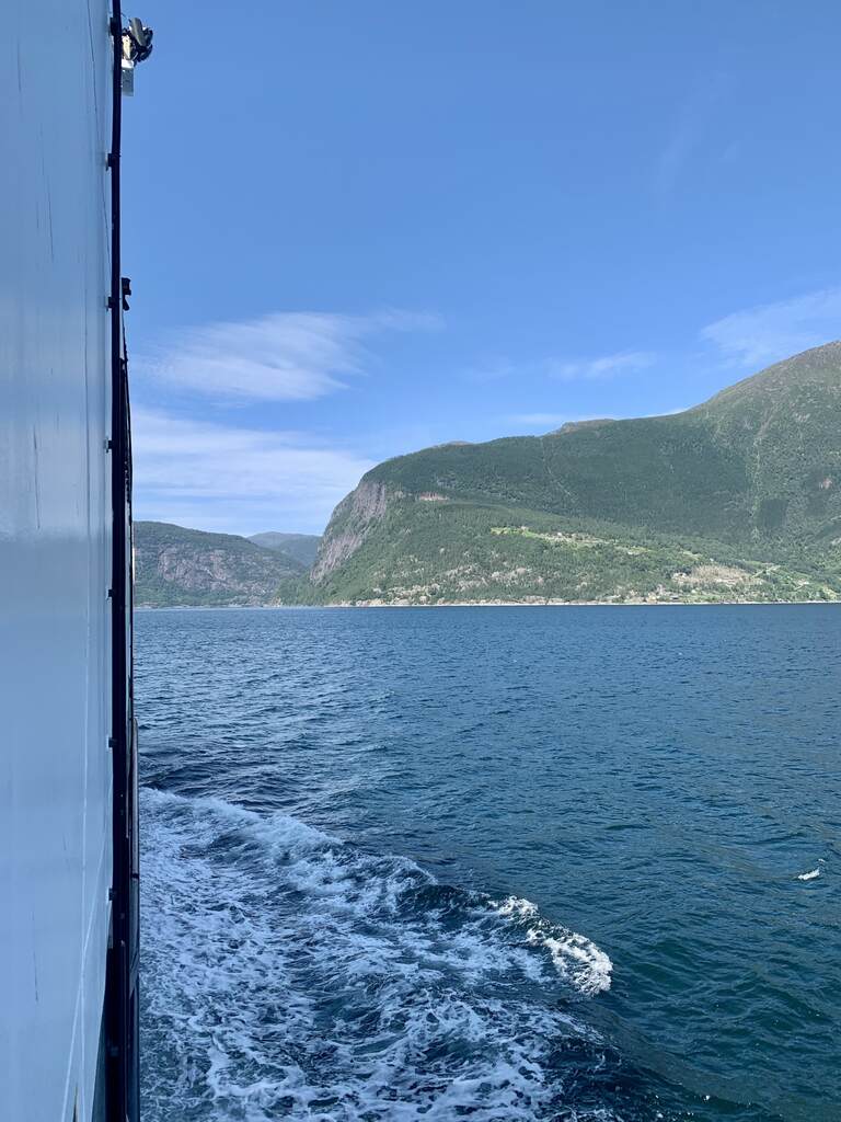 utne-kvanndal-ferry-met-camper